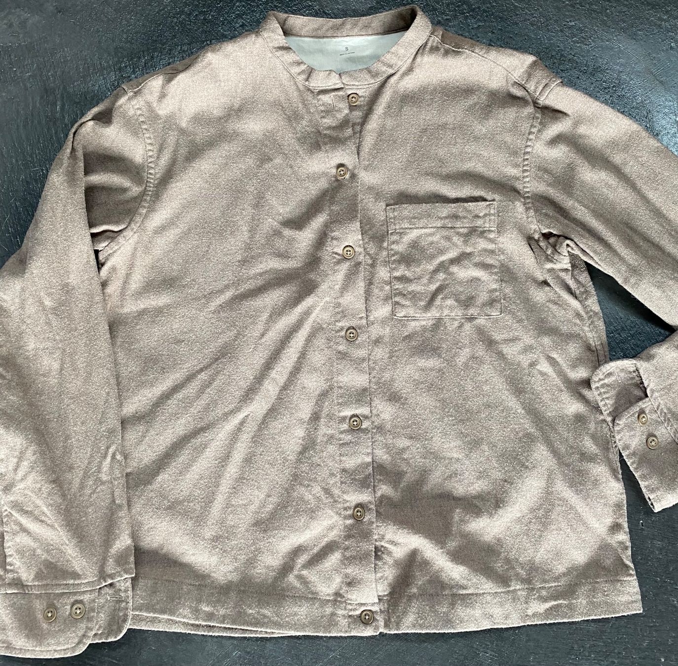 Muji Camicette: Bluse Muji braun mit Knöpfen – Usato da Chur venduto da simhofstr 4