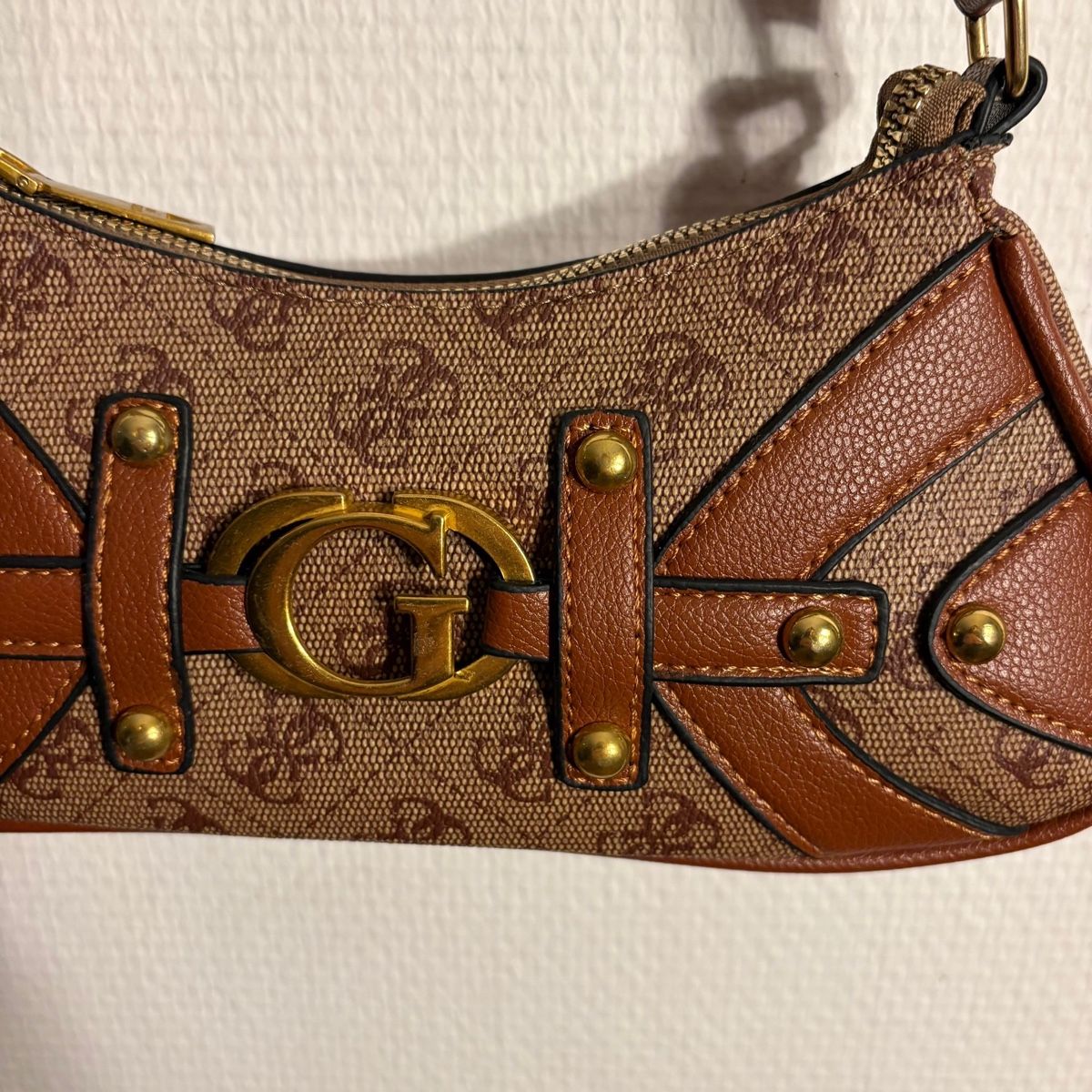 Guess Borse: Vintage Guess Bag (Brown) – Nuovo (secondo la descrizione) da Bern venduto da gia_jqj7 1