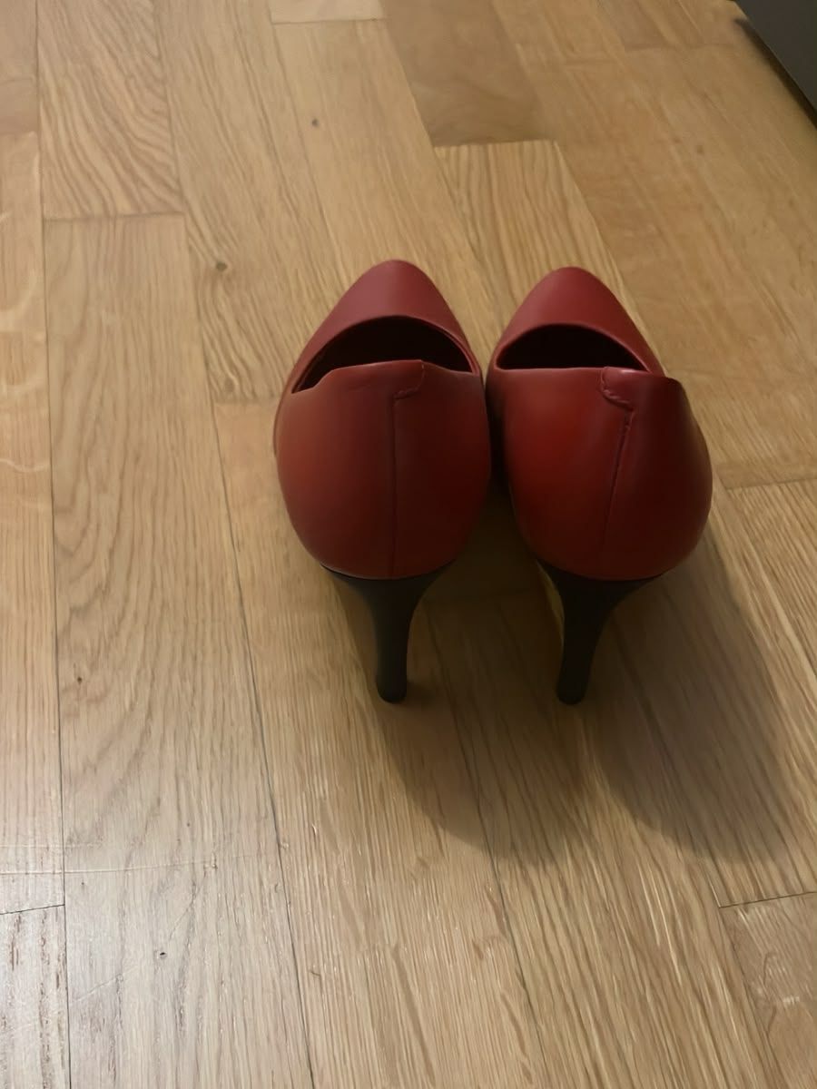 Chaussures femmes: Escarpins Minelli cuir – D'occasion à Fribourg par mal_8zjh 2
