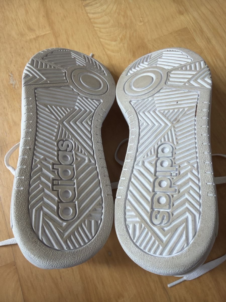 Adidas Scarpe da donna: Adidas Sneaker – Usato da Urnäsch venduto da _._naomi_._ 5