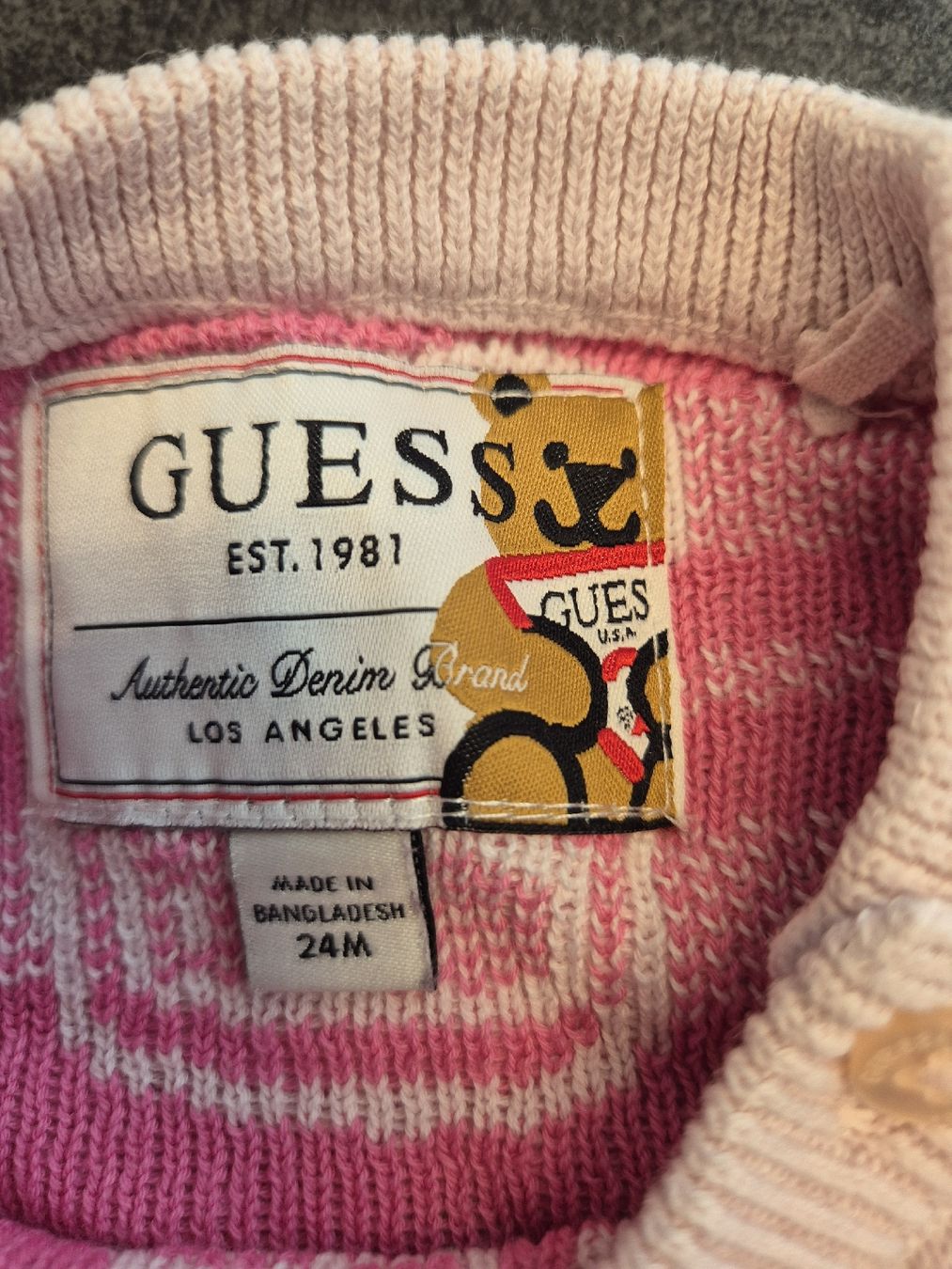Guess Maglioni & Felpe: Guess Pullover mit Bärenprint, Grösse 24M, neuwertig – Usato da Ebikon venduto da Familiekunterbunt 1