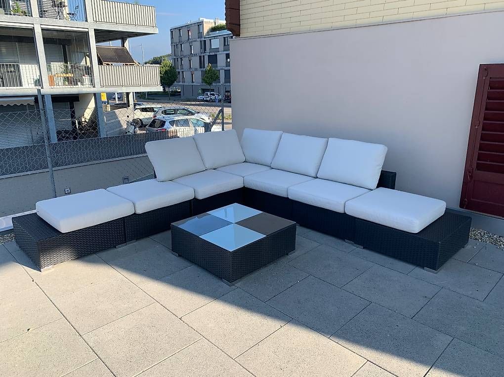 Sofas: Ratanlounge mit Sitzkissen – Gebraucht aus Sursee von hae_6nwf 2