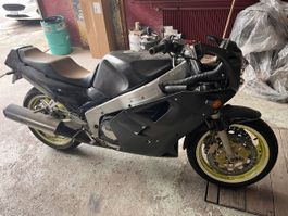 Yamaha FZR 1000