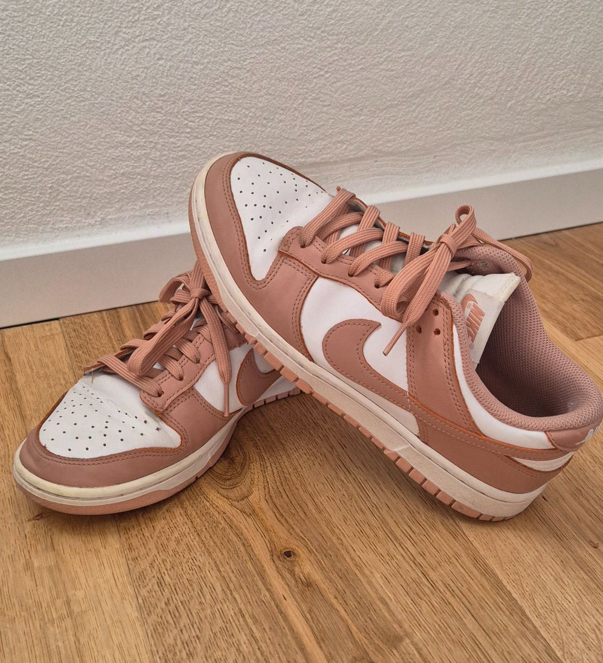 Nike Scarpe da donna: Nike Dunk Low Rose Whisper Gr. 40 – Usato da Zizers venduto da Urijas 1