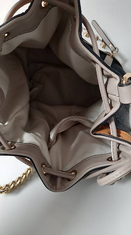 Borse da donna: Modische TASCHE mit Details von Zalando – Usato da Flawil venduto da mar_9chb 3