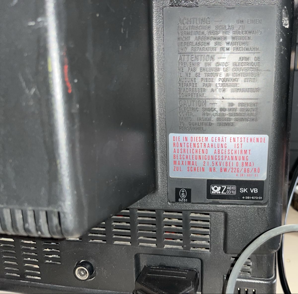 Monitor: Sony Trinitron KV-1442EC mit HDMI – Usato da Allschwil venduto da Gabi745i 4