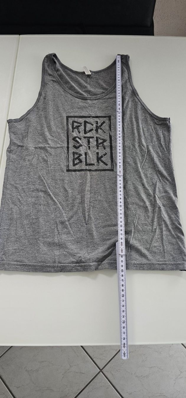 Top: Graues Tank Top "RCK STR BLK" - Gr. S – Usato da Azmoos venduto da Jadejo