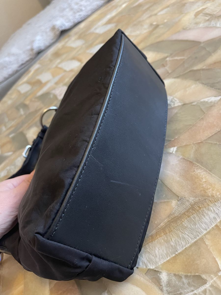 Prada Borse da donna: PRADA VINTAGE NYLON TASCHE (Abholung oder Postversand) – Usato da Zürich venduto da Fashionista00 1