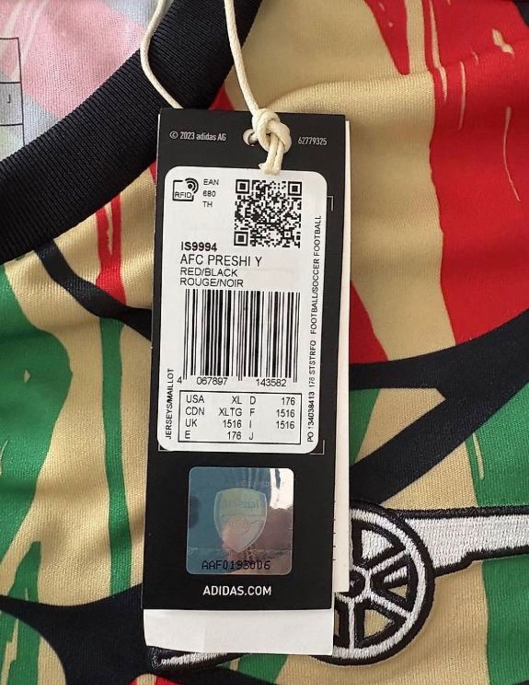 Trainer, Turnhosen & -trikots: Arsenal Pre-Match Trikot – Neu und originalverpackt aus Biel-Benken BL von oss_9syr 3