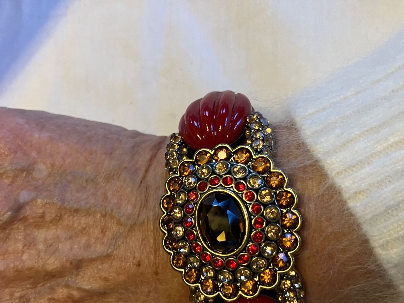 Armbänder & -reifen: Armspange mit Strass und  Kunststoff – Gebraucht aus Bassersdorf von groovygremlin 4