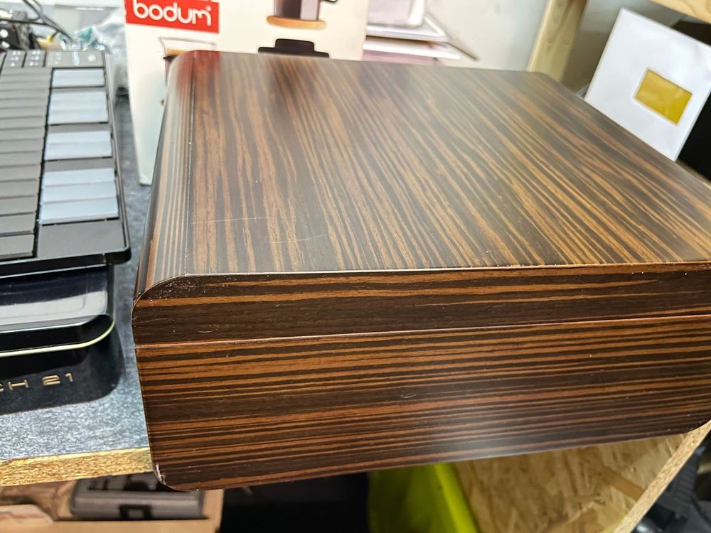 Humidor mit Boveda Halterung und Zubehör Kaufen auf Ricardo