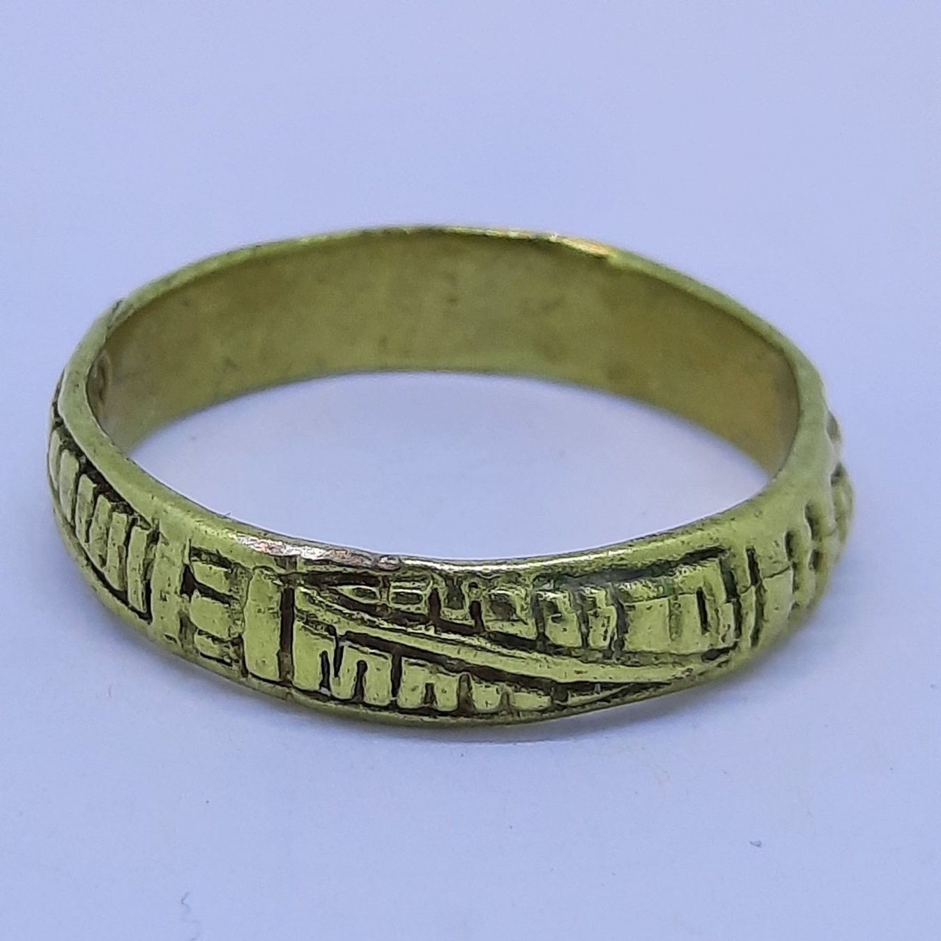 Ringe: Harmonischer Ring mit besonderem Design – Gebraucht aus Unterägeri von Altgoldschmuck 1