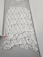 Heller Duschvorhang 1.8x2m mit Duschstange 1-2m, neuwertig