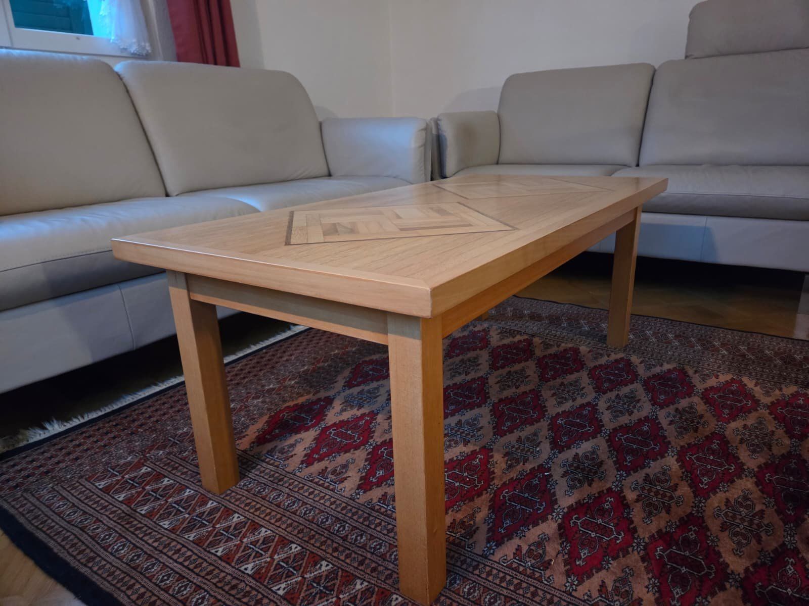 Tische: Holz-Salontisch – Gebraucht aus Bellach von artho_susanne