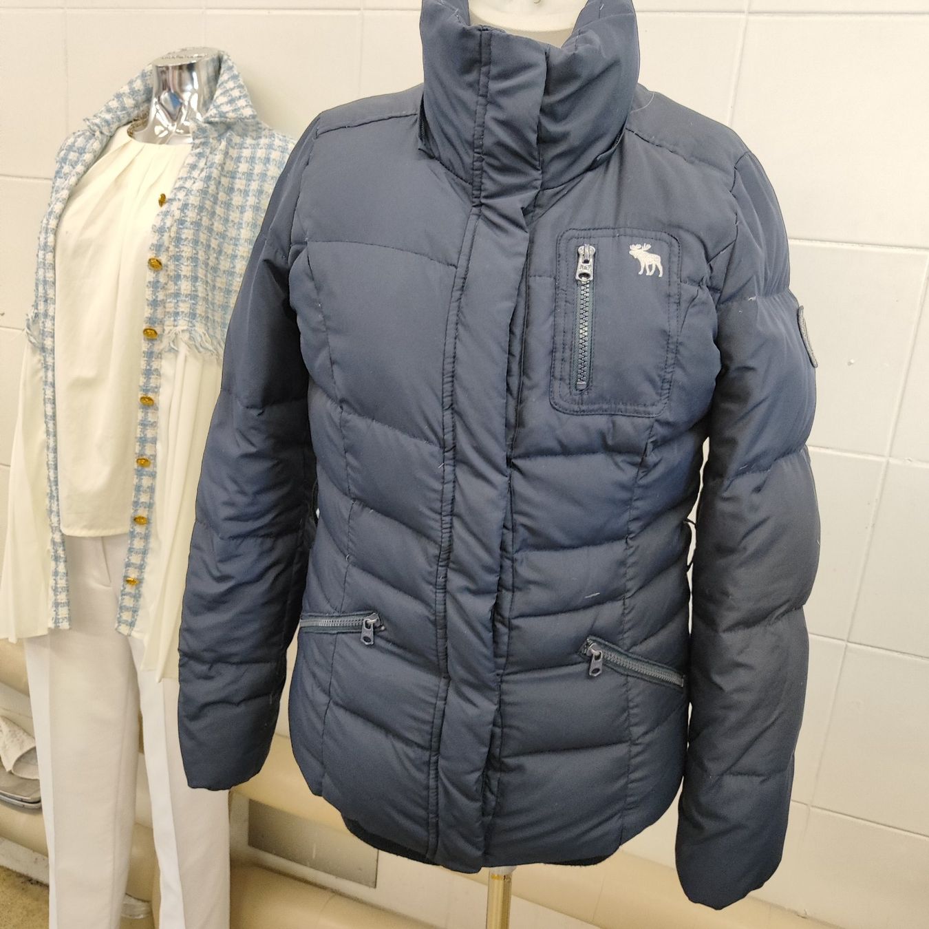Abercrombie Jacken: Abercombi Daunen Jacke GR M – Gebraucht aus Langnau am Albis von Judithsebi 4
