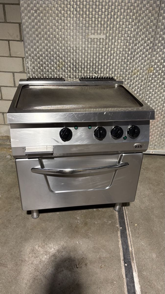 Elettrodomestici da cucina: Grillplatte mit Backofen – Usato da Wohlen AG venduto da Moh80 6