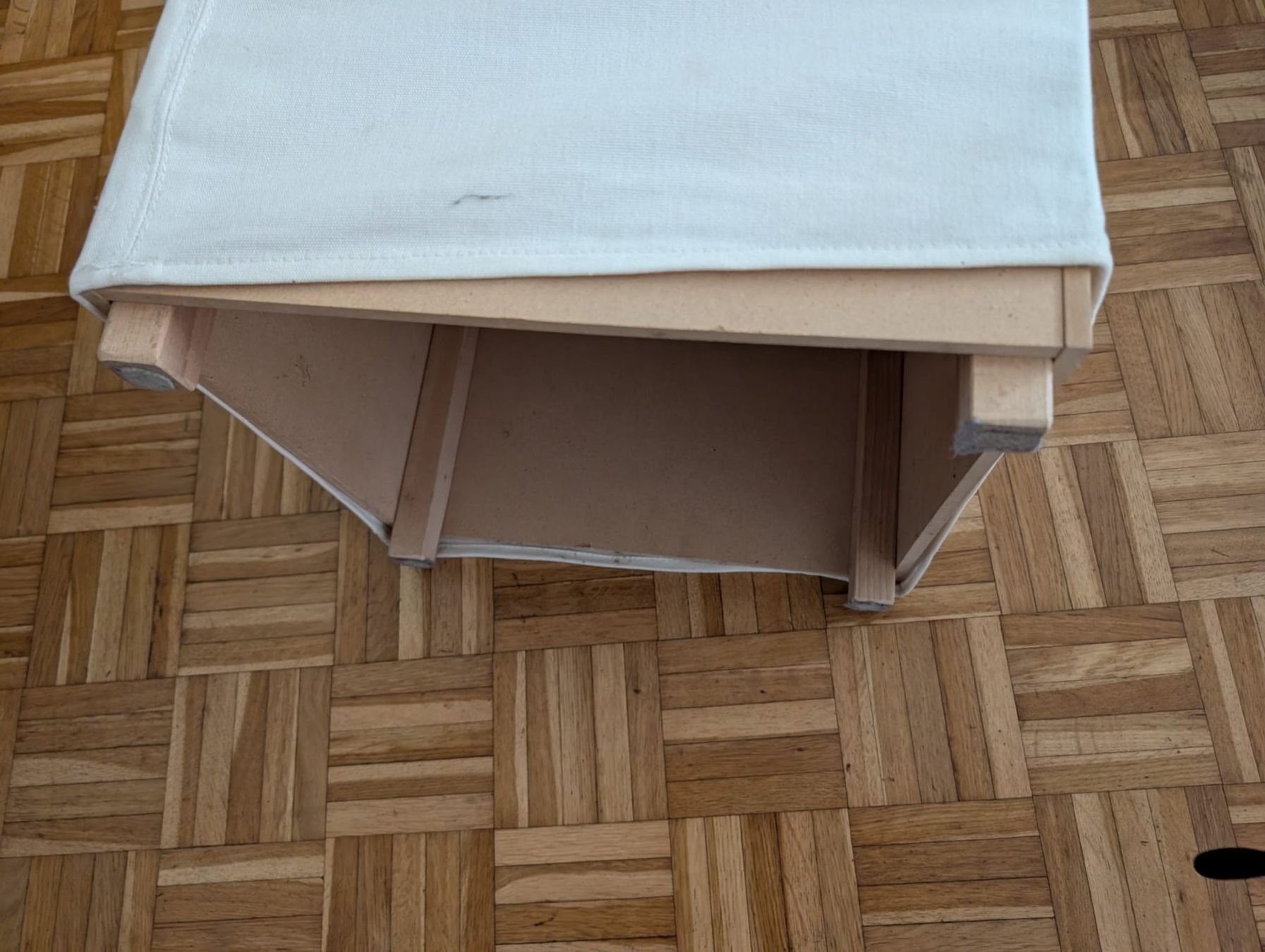 Ikea Sgabelli: IKEA Hocker mit abnehmbarem Bezug – Usato da Berlingen venduto da Zwiebelperle 1