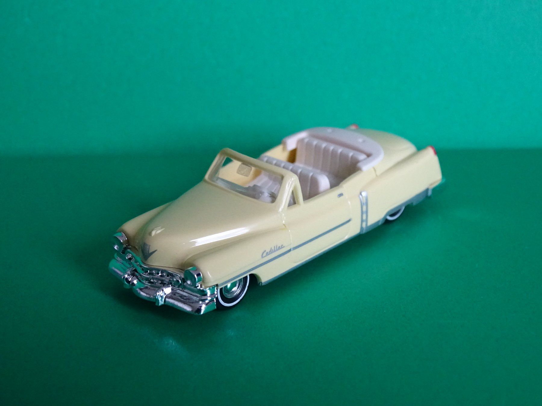 Busch Modellini d'auto: Cadillac 52 Cabrio von Busch 1/87 – Nuovo e nell'imballaggio originale da Bretzwil venduto da Meex