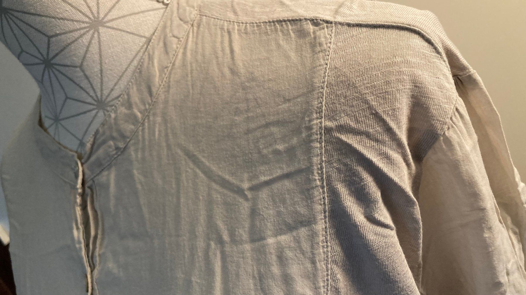 Nile Blusen: Nile Shirt Bluse M, creme – Gebraucht aus Hombrechtikon von star8888 1