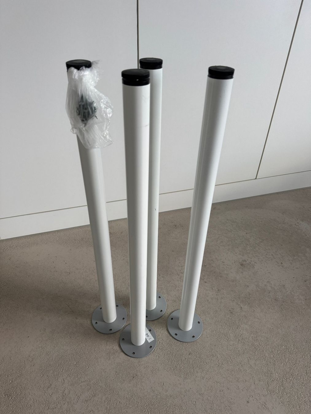 Ikea Sonstiges Mobiliar: weisse Tischbeine von IKEA – Gebraucht aus Hohenrain von Anirob