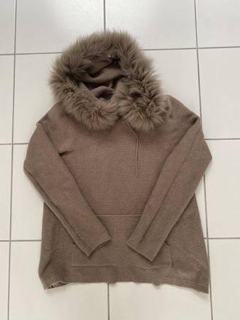 kuschliger Pullover mit Kapuze