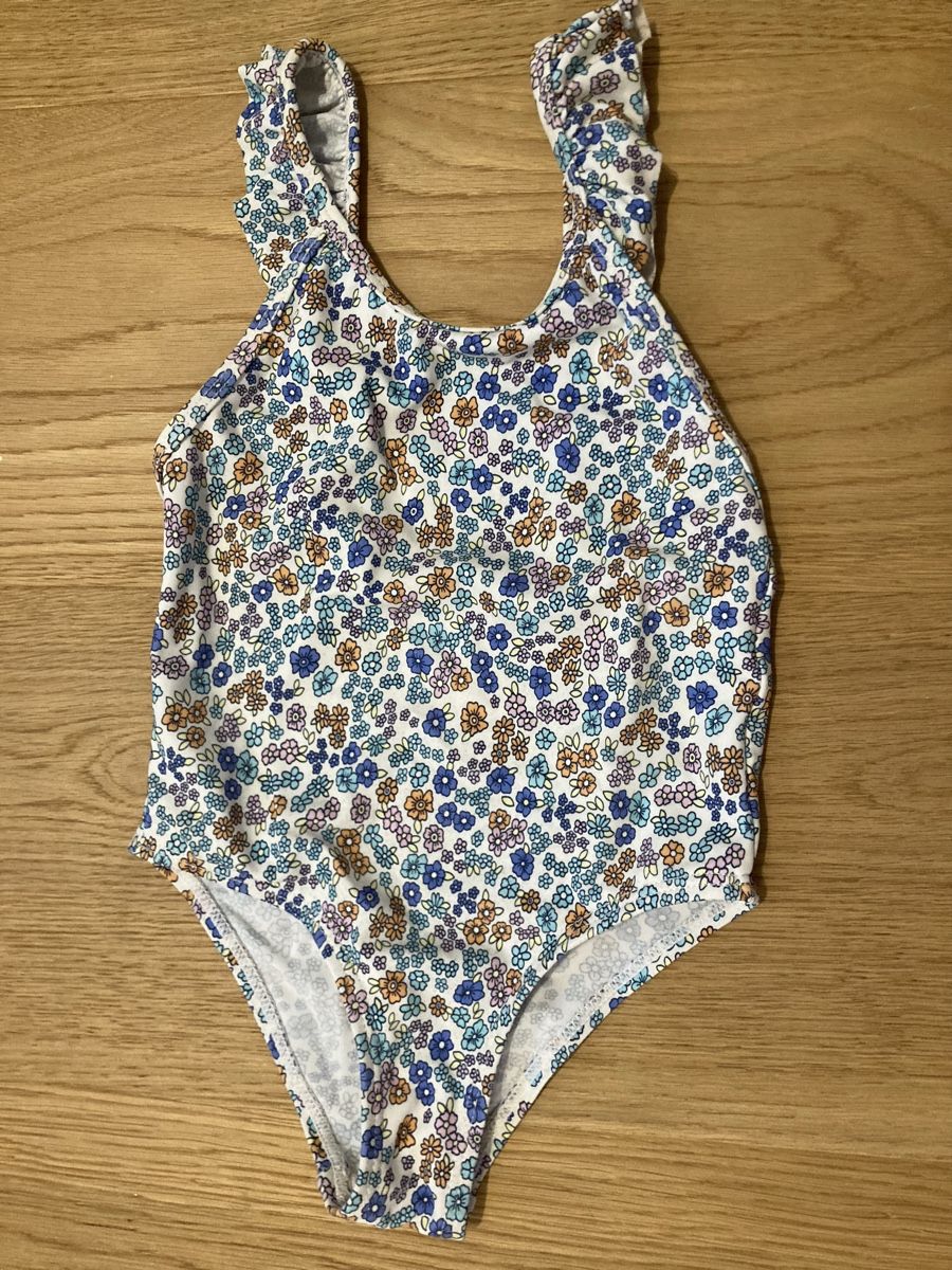 Migros Costumi da bagno & Bikini: Badeanzug / Badehose Gr. 98/104  – Usato da Oberstammheim venduto da Annatina11