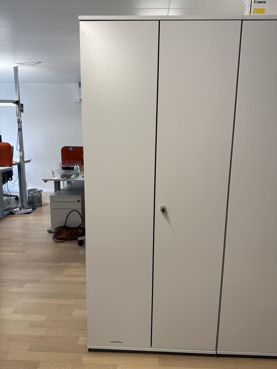 Haworth Armadi: Büroschrank hellgrau, abschliessbar – Usato da Bern venduto da Sellionaire_007