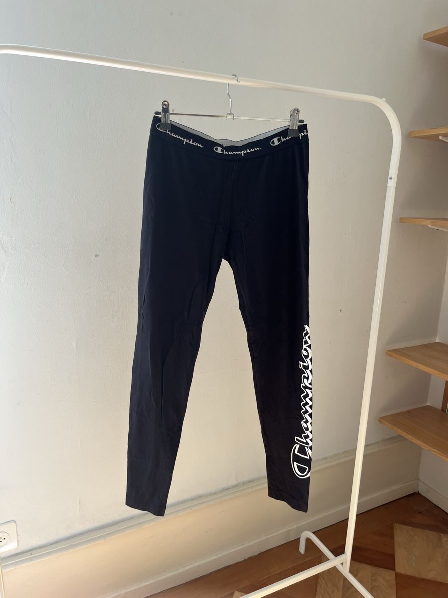 Champion Leggings: Schwarze Champion Leggings, Grösse S – Usato da Bern venduto da valery_la_cherry
