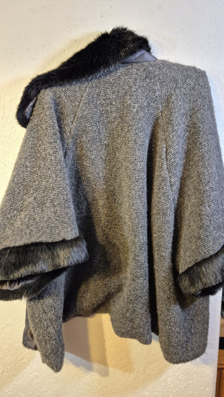Sonstige Damenmode: Women Cape/cloak style jacket - one size – Gebraucht aus Locarno von Johnnys_Retro_Shop 3