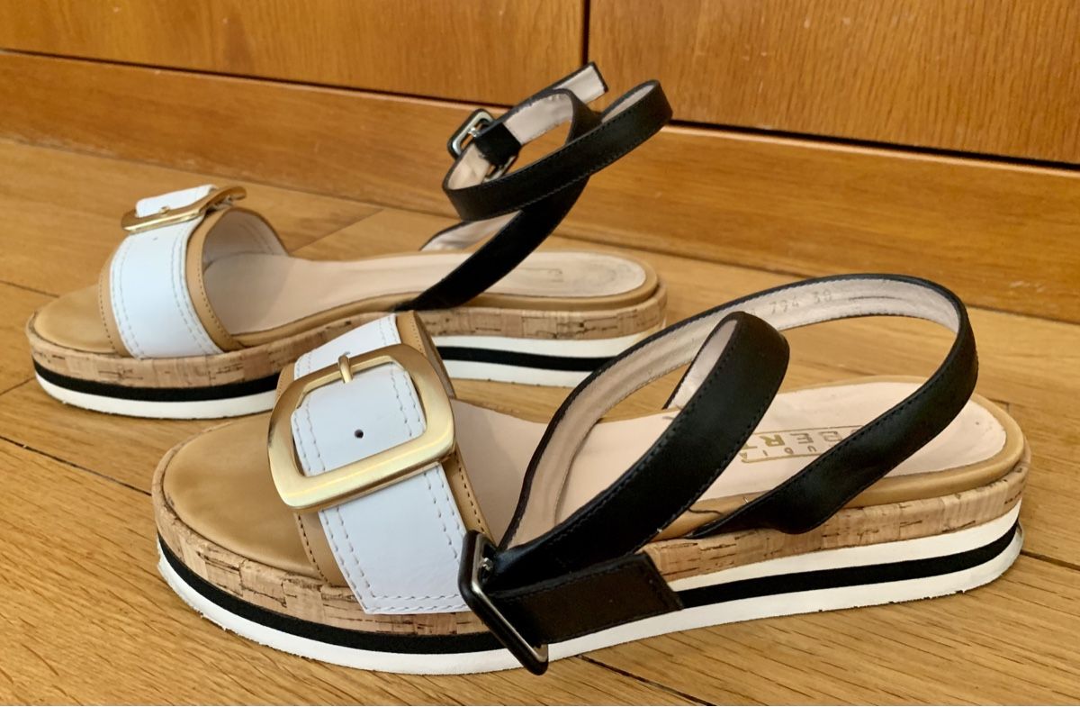Scarpe da donna: Ledersandalen mit Plateau-Sohle, Gr. 38 – Usato da Zürich venduto da p_q7q_nichtraucher