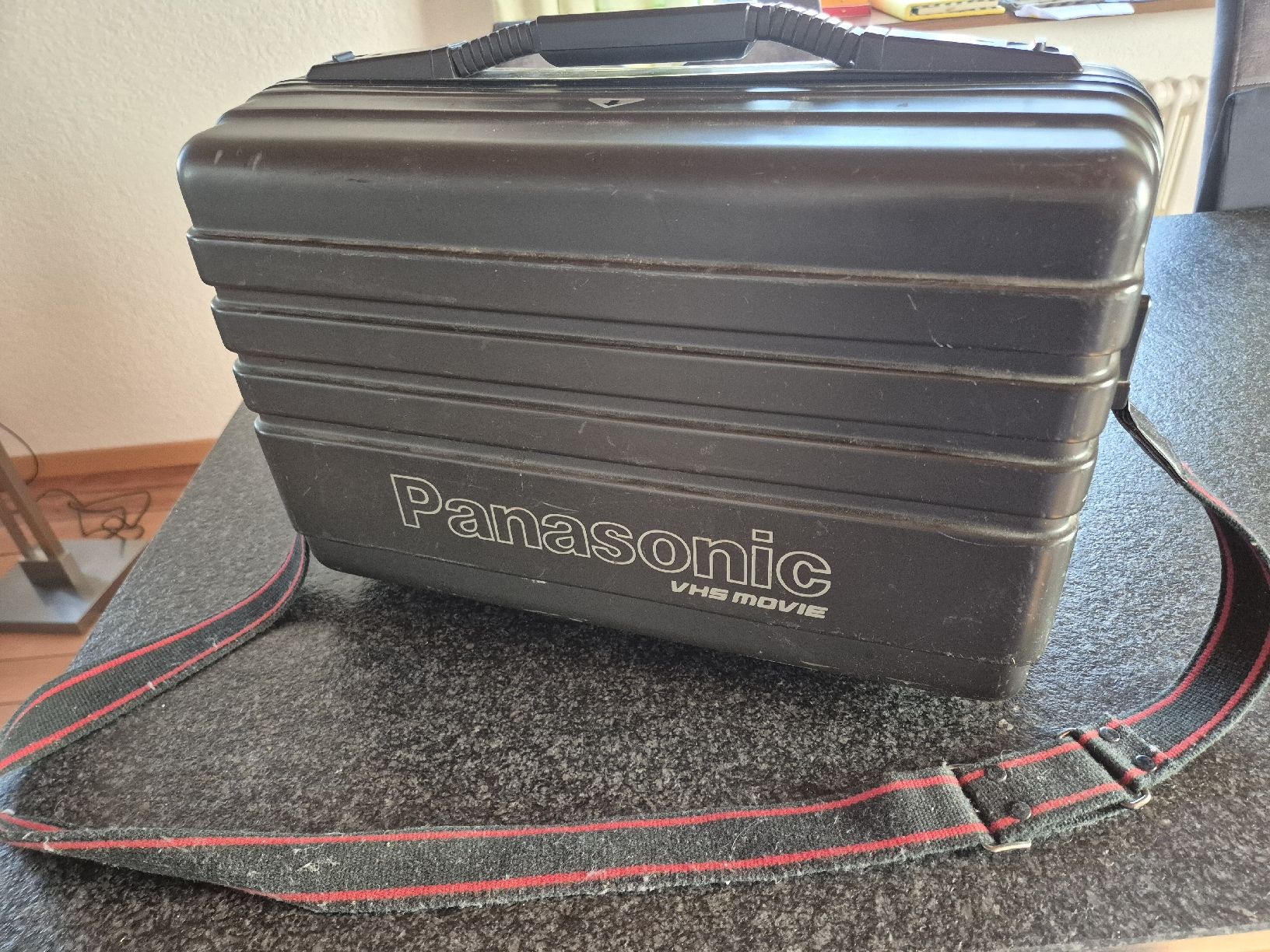 Panasonic Videocamere: Panasonic VHS movie M1 – Usato da Schaffhausen venduto da beny06