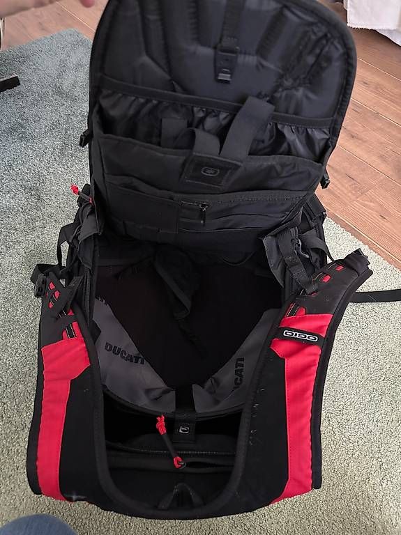Zaini: Sac à dos Moto Ducati Ogio  – Usato da Martigny venduto da vit_q5v9 1
