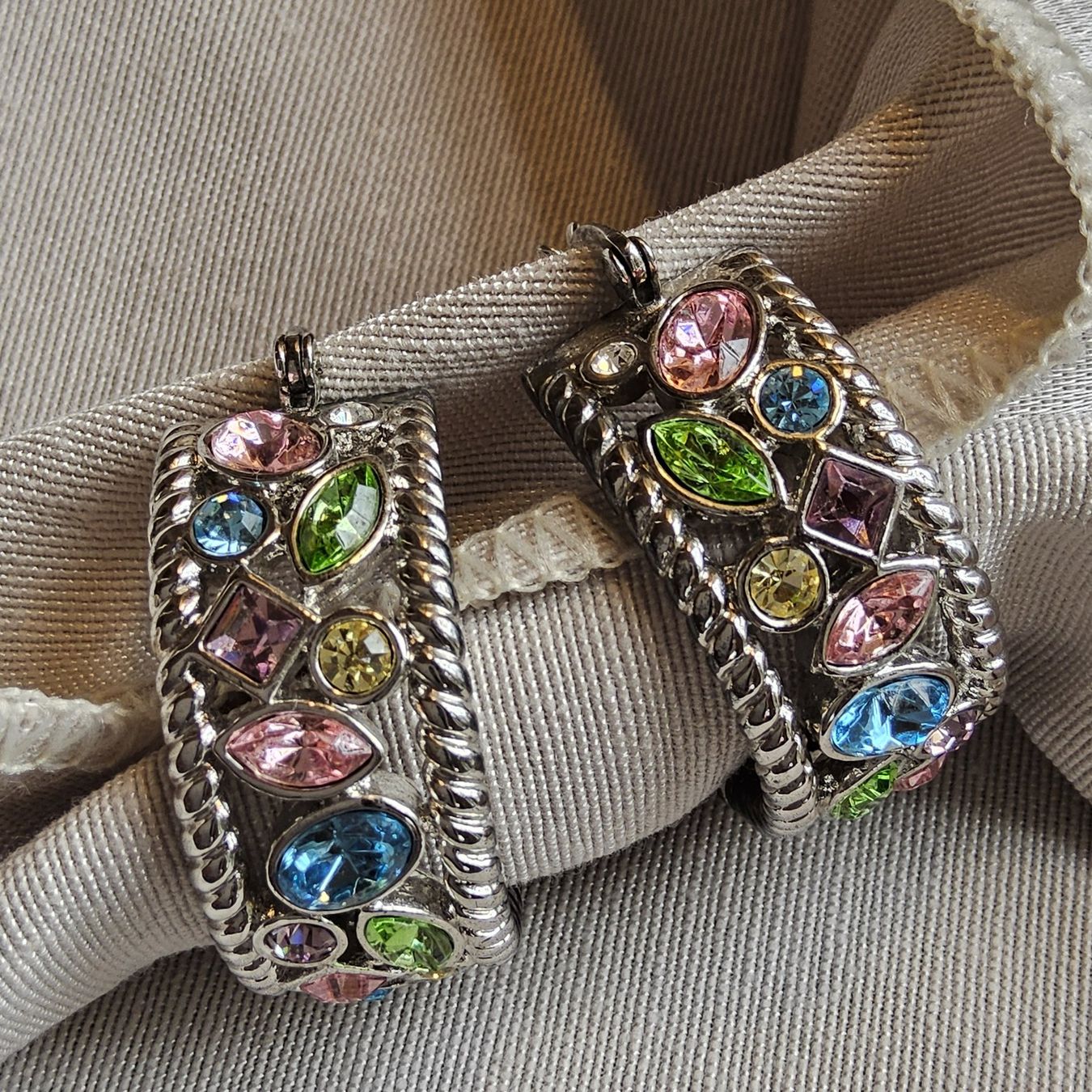 Ohrringe & -stecker: Vintage wunderschöne Strass Creolen – Gebraucht aus Zürich von helsan 7