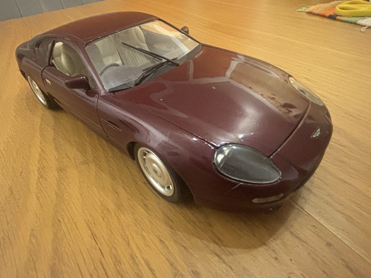Aston Martin Modellautos: Aston Martin 1994 – Neu (gemäss Beschreibung) aus Orbe von car_8grw 9