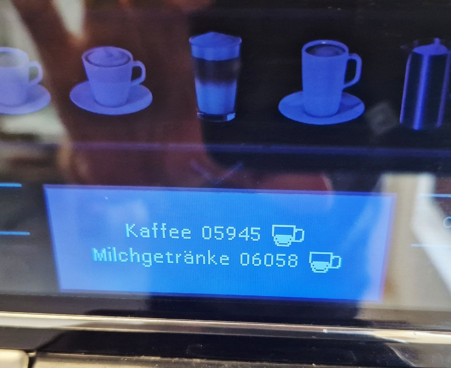 Siemens Macchine per caffè & Macchine per espresso: Siemens EQ.6 Plus Kaffeevollautomat gebraucht – Usato da Schmerikon venduto da Sonjachiara 2