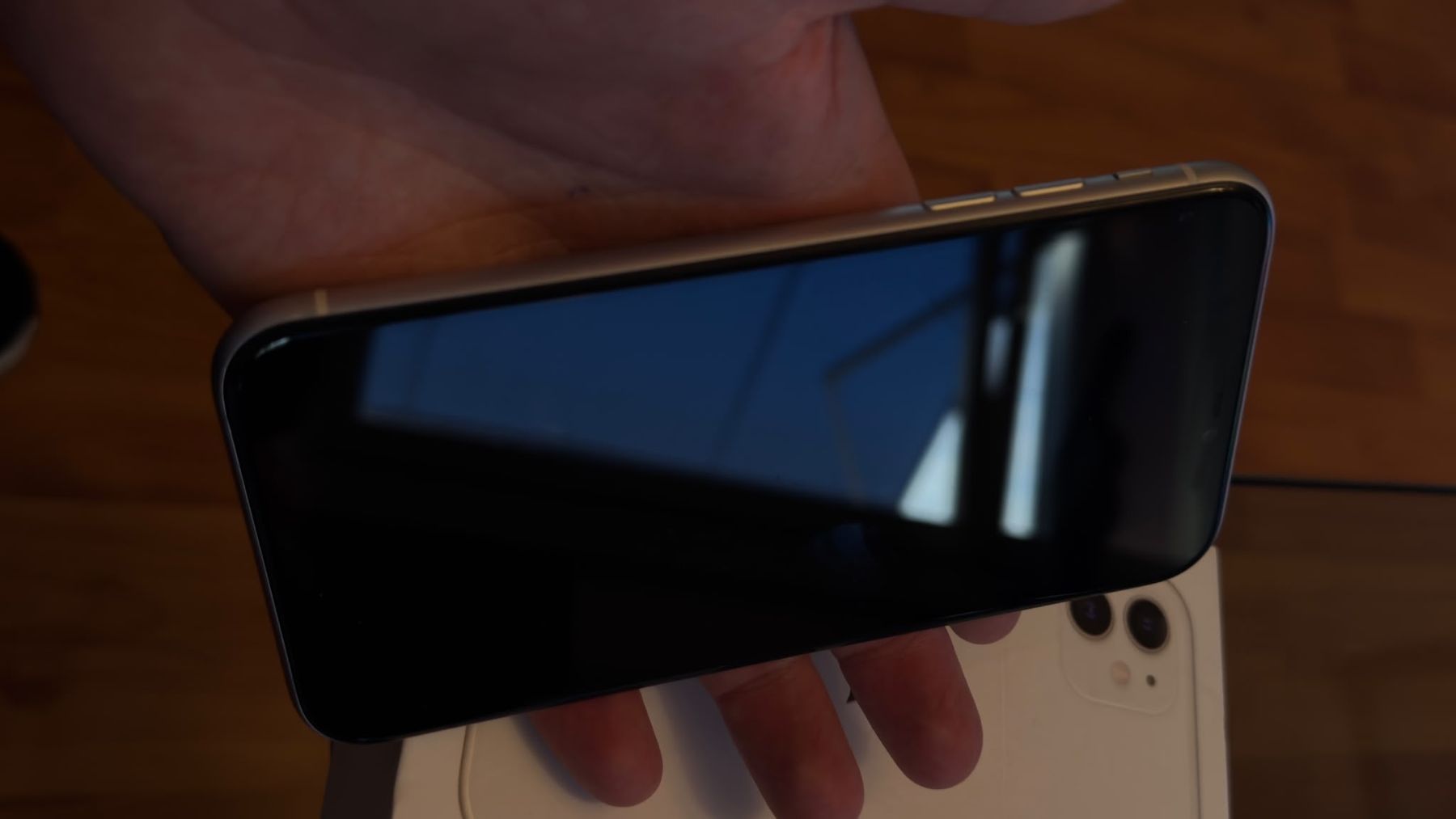 Apple Telefoni cellulari / Smartphones: iPhone 11 128GB Excellent Condition – Usato da Luzern venduto da Waince786 7