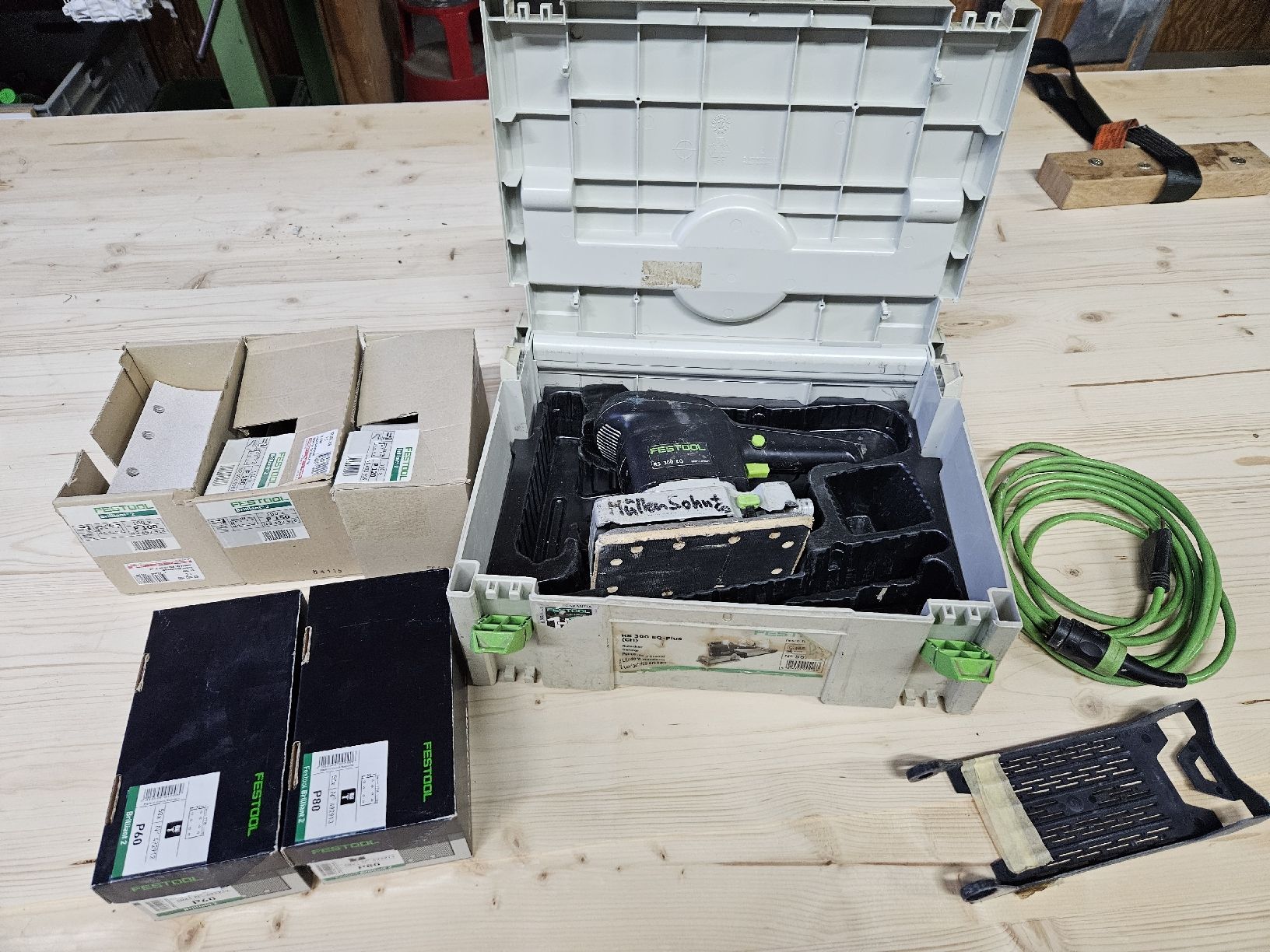 Festool Smerigliatrici & Lucidatrici: Festool RS 300 EQ inkl Schleifmittel – Usato da Dällikon venduto da John178