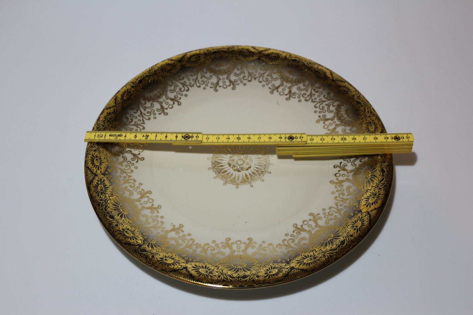 Teller: Vintage Design Teller – Gebraucht aus Corminboeuf von antikerverkauf 1