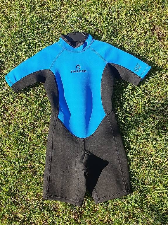 Decathlon Mute per immersioni: Combinaison de plongée courte 6 ans – Usato da Rolle venduto da gae_y2rp