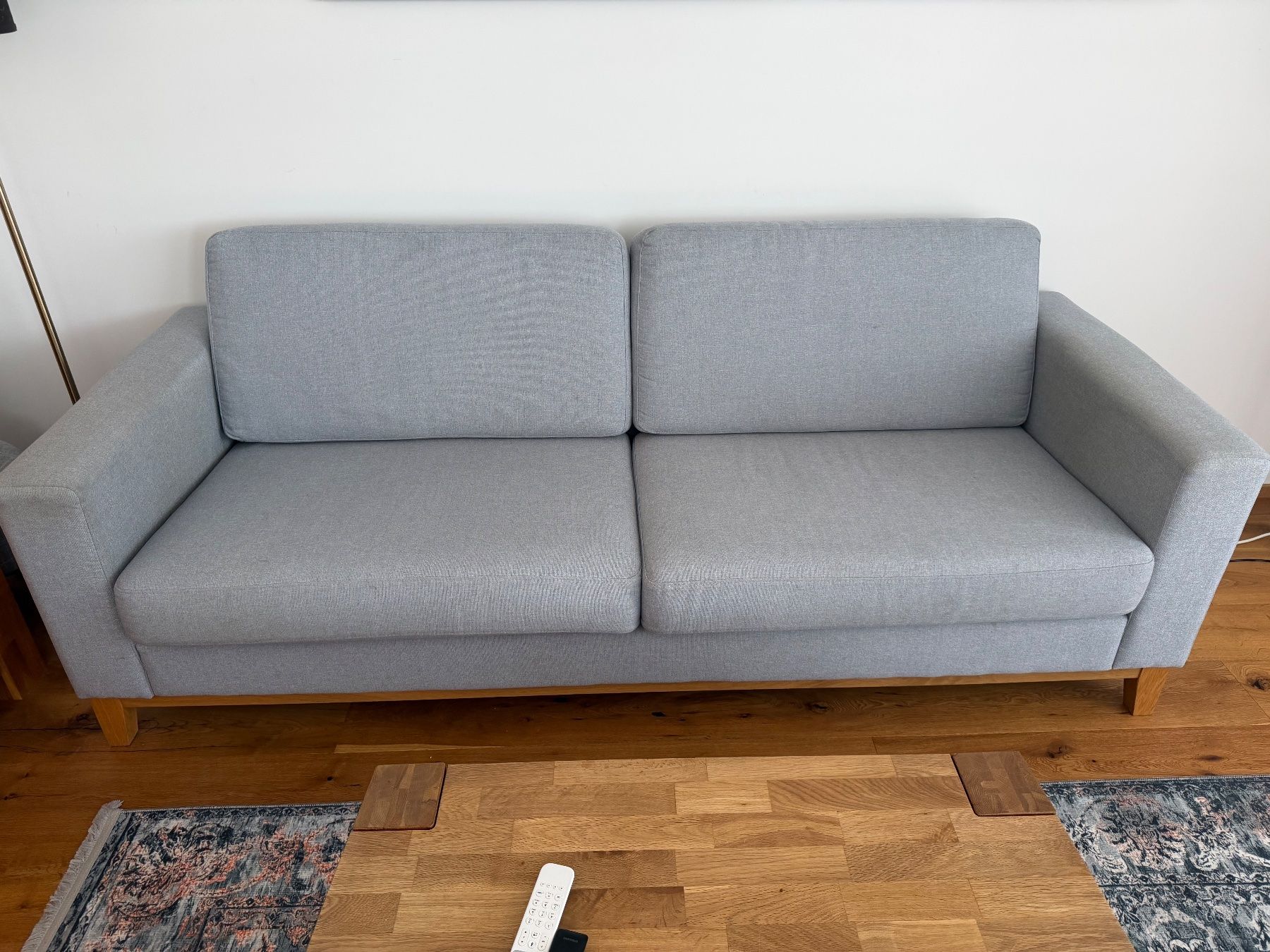 Livique Sofas: Sofa Set aus Stoff 2-teilig – D'occasion à Hünenberg par SAFS