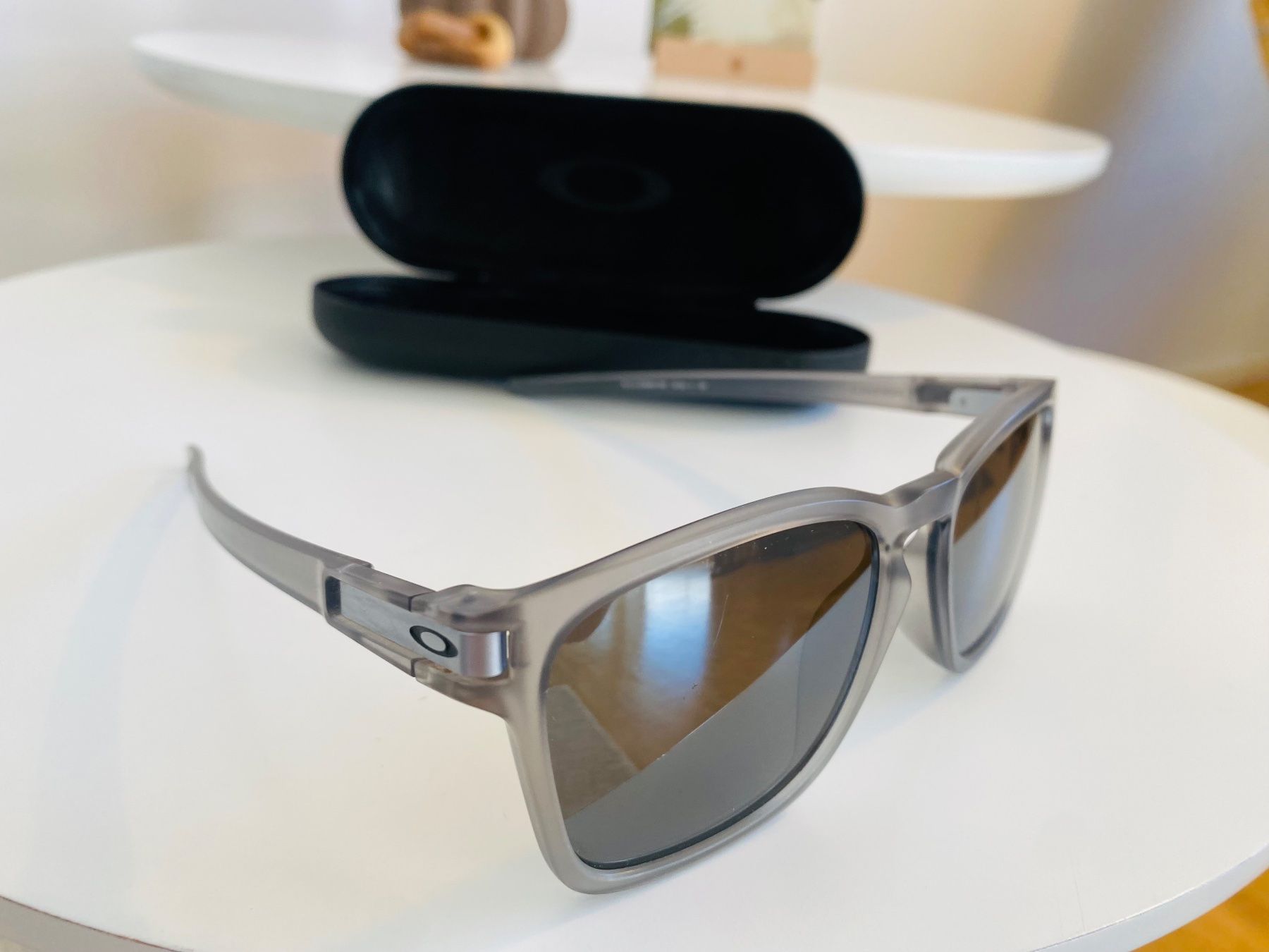 Oakley Occhiali & Lenti: Oakley OO9358 55/17 Sonnenbrille mit Case – Usato da Zürich venduto da dennisbooker2001 2