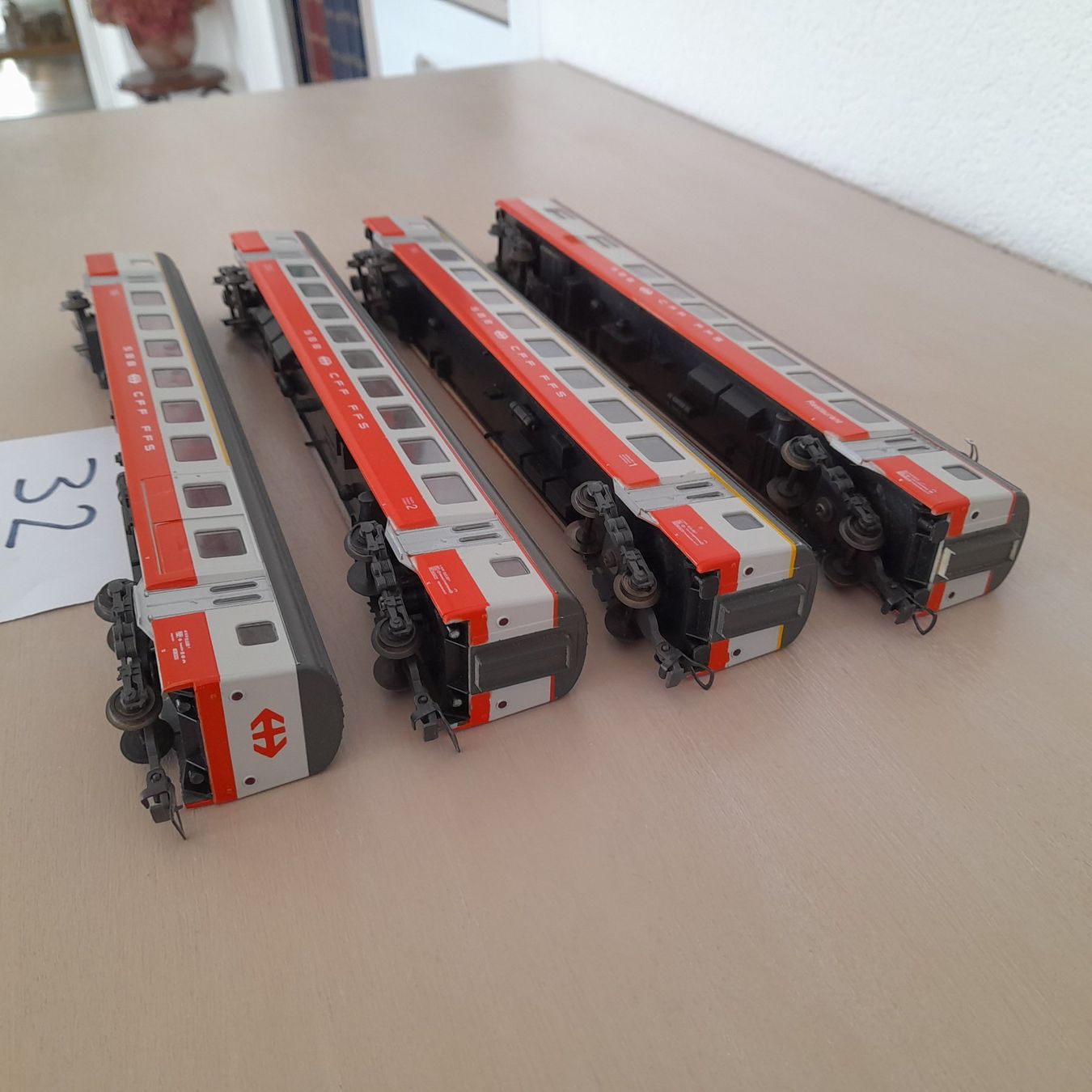 Liliput Modellini di ferrovie: Composition Swiss Express – Usato da Auvernier venduto da gandalf08 1