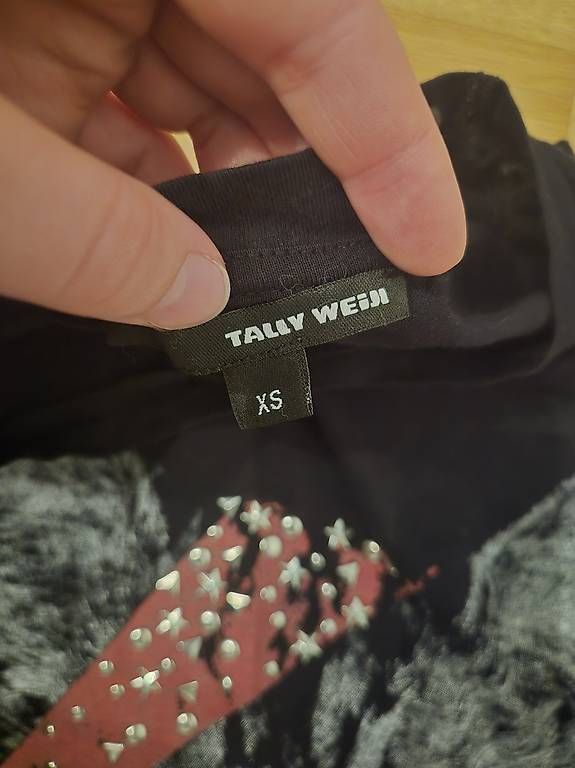 Tops: Bauchfreies Oberteil – Gebraucht aus Ettingen von mus_qx88 1