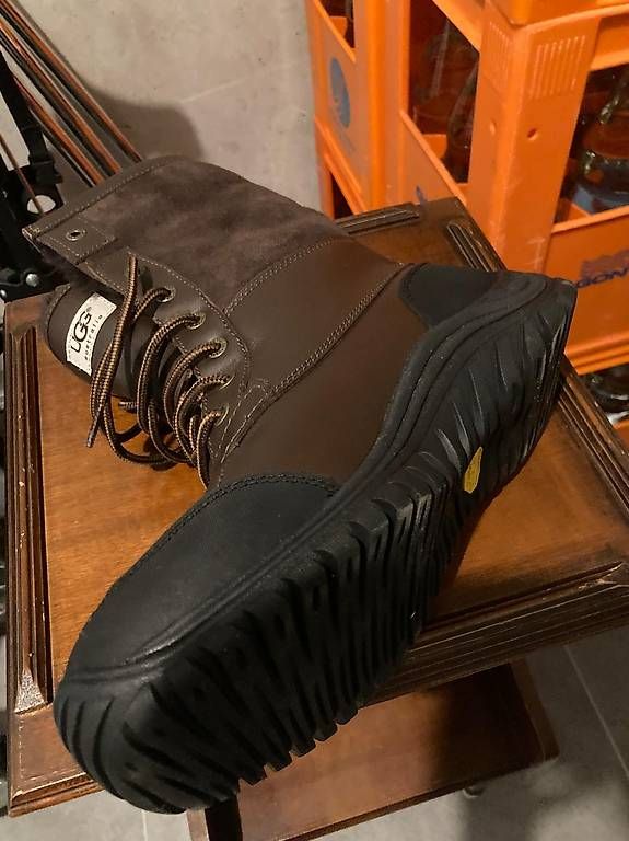 Damenschuhe: Praktisch neue Uggs – Gebraucht aus Arbon von Bug01 1