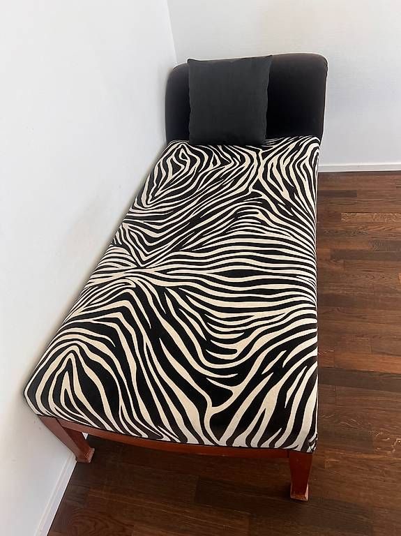 Liegen & Liegestühle: Chaise longue Zebramuster – Gebraucht aus Bern von Guggibern 3