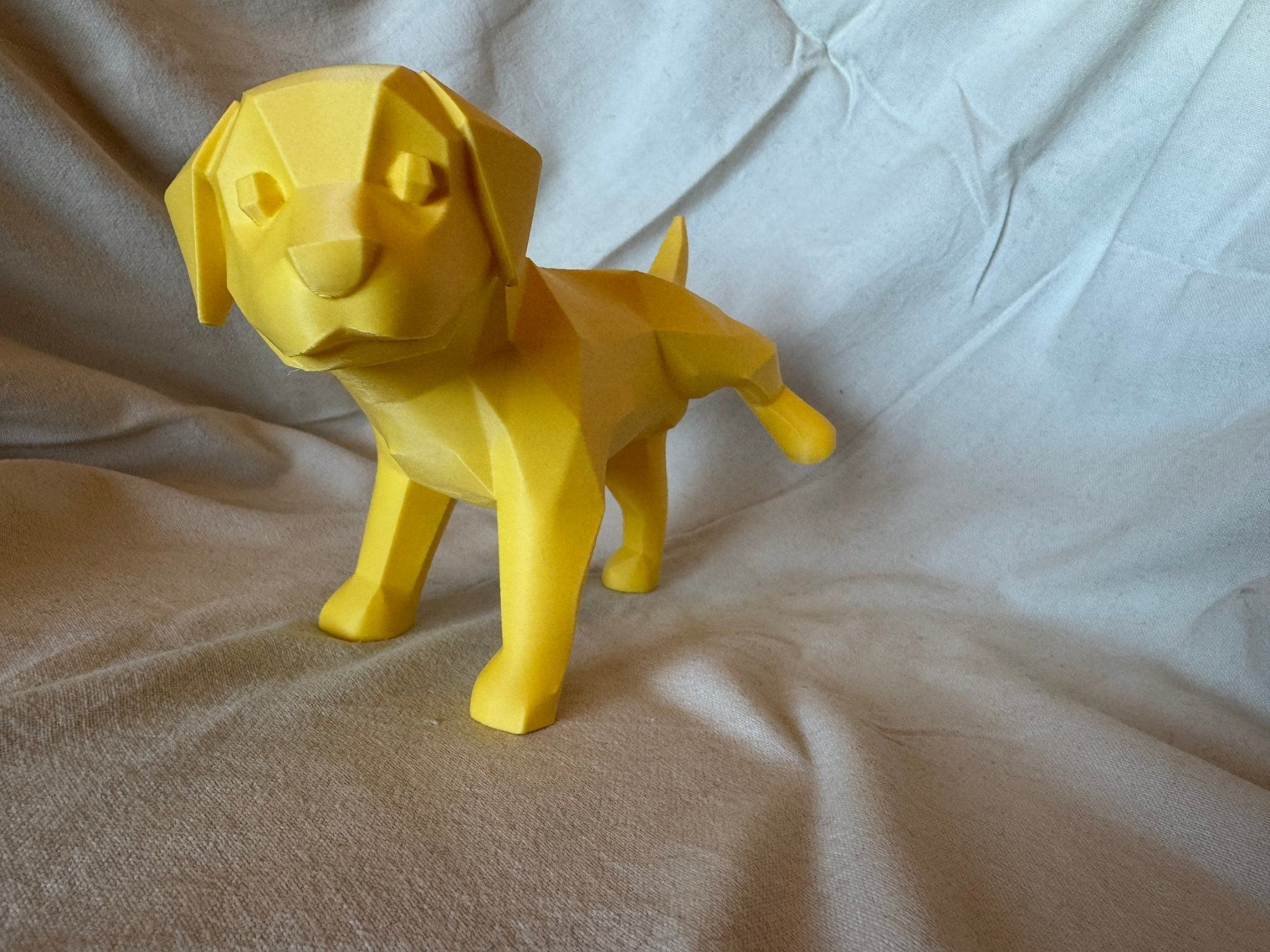Toutes les décorations: Low poly peeing dog 20 cm – Neuf (Voir description) à Aven par WePrint3dStuff
