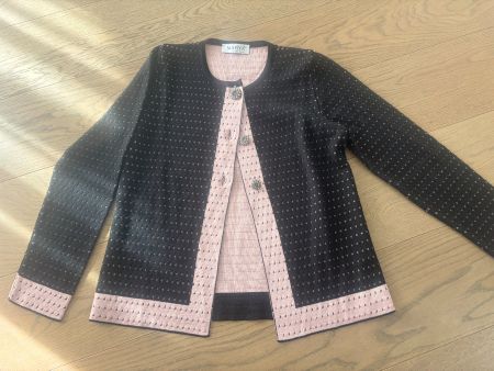 Schöne Wolljacke ungetragen mit edlen Knöpfen