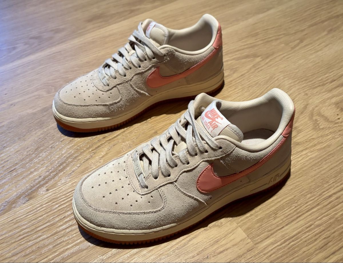 Nike Chaussures femmes: Nike Air Force 1 Sneakers 40.5 – D'occasion à Baden par Tiffany6878 9