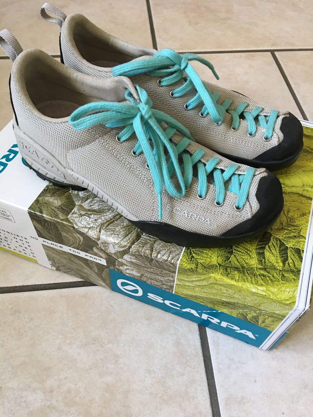 Scarpe da donna: NEU - la Scarpa Mojito Fresh silver-grau, Gr. 37.5 – Nuovo (secondo la descrizione) da Cugnasco venduto da isolaverde