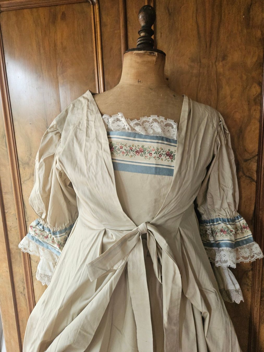 Costumi: Costume robe baroque carnaval bal – Nuovo e nell'imballaggio originale da Thônex venduto da lacomtessedesfees 1